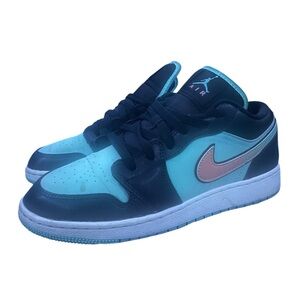 Jordan 1 Low GS Tropical Twist
Size: 7Y